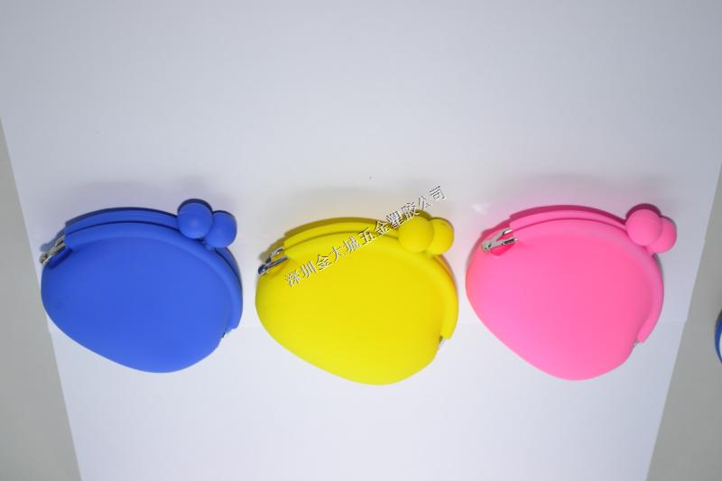 硅膠錢(qián)包廠家