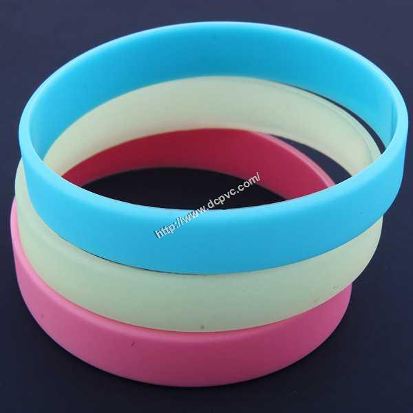 多種顏色情侶硅膠手環(huán)
